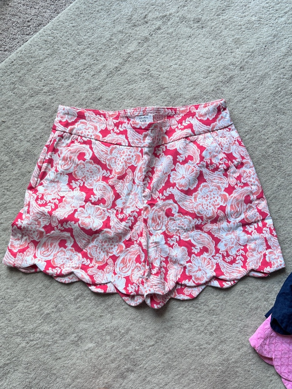 Crown & Ivy Scalloped Shelby Shorts - Paisley